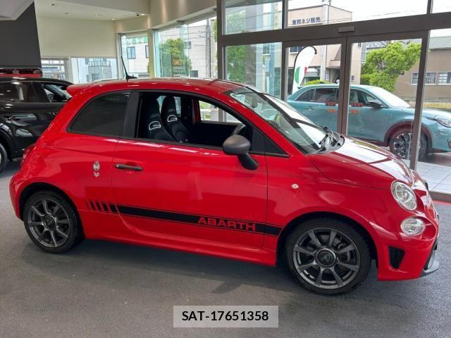 Abarth 595 2019-07 7249615-2