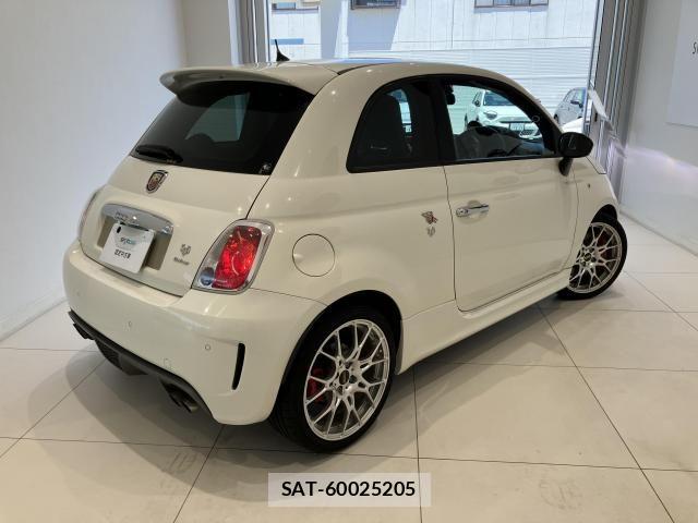 Abarth 595 2015-06 8127032-23