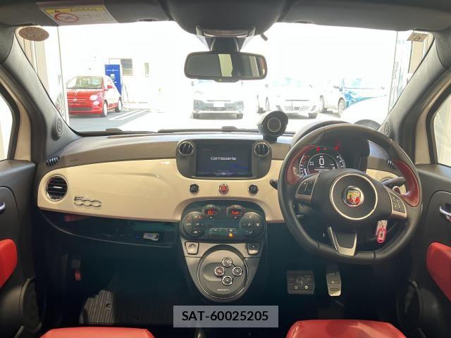 Abarth 595 2015-06 8127032-4