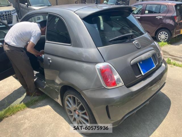 Abarth 595 2016-10 8127026-3