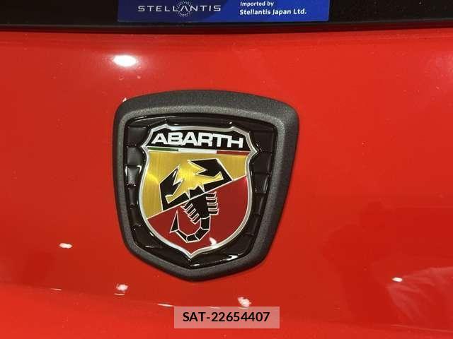 Abarth 595 2022-11 8126569-16