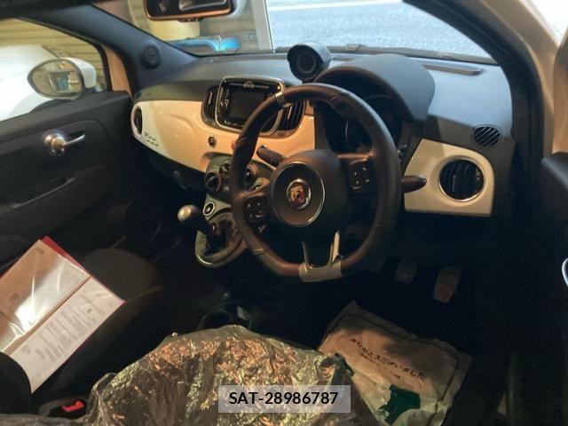 Abarth 595 2017-09 8456615-11