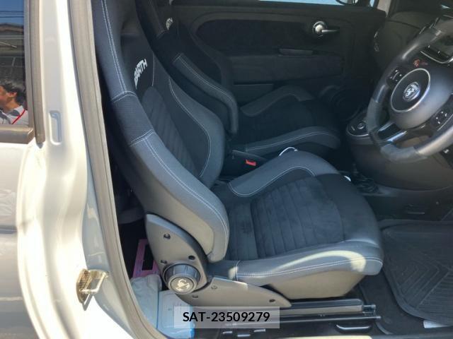 Abarth 595 2021-11 8560628-13