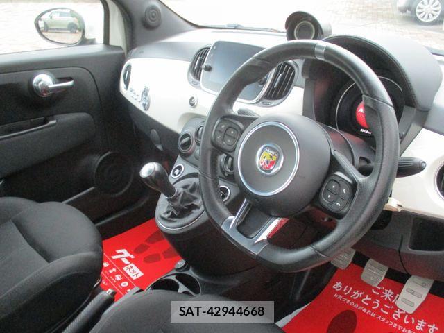 Abarth 595 2019-05 8739783-8