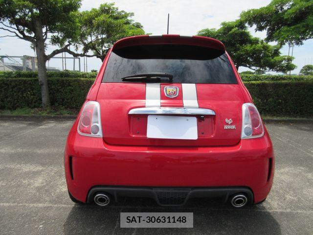 Abarth 695 2011-11 6790673-10