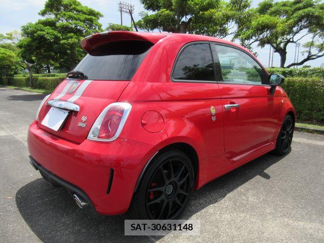 Abarth 695 2011-11 6790673-13