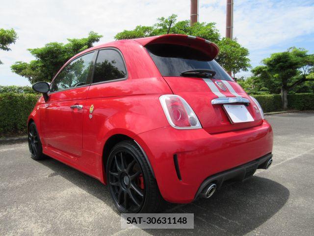 Abarth 695 2011-11 6790673-14