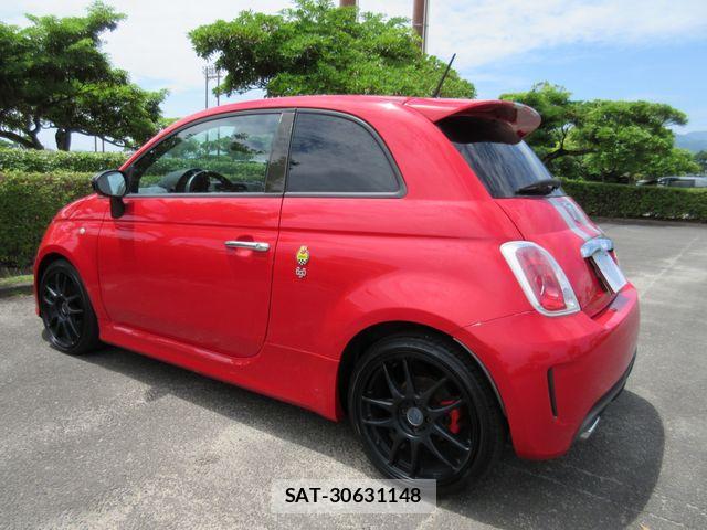Abarth 695 2011-11 6790673-16
