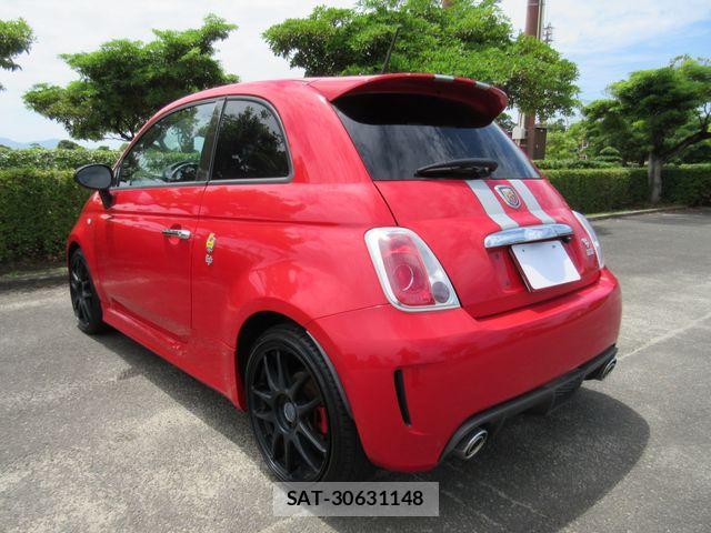 Abarth 695 2011-11 6790673-2
