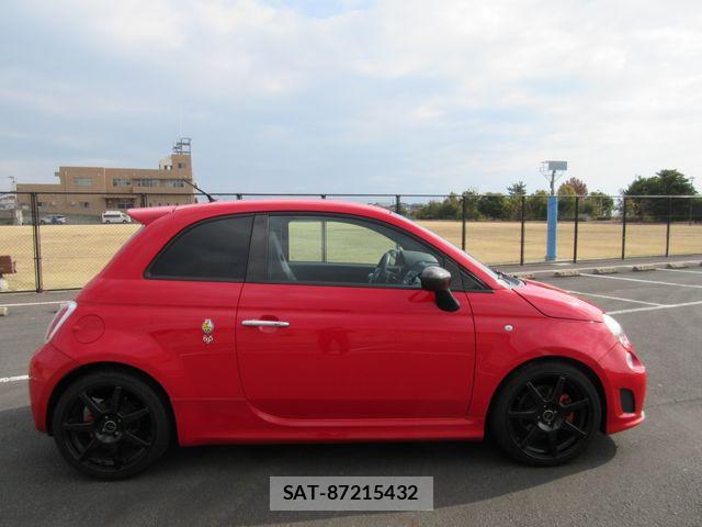 Abarth 695 2011-03 6790675-10