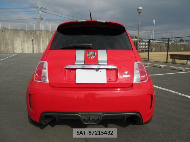 Abarth 695 2011-03 6790675-11