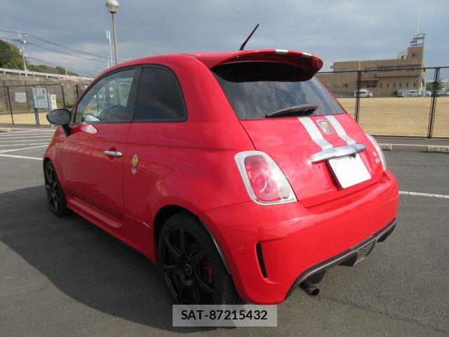 Abarth 695 2011-03 6790675-12