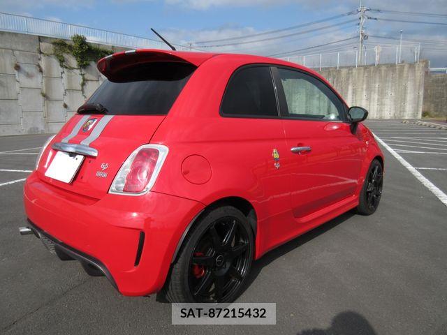 Abarth 695 2011-03 6790675-16