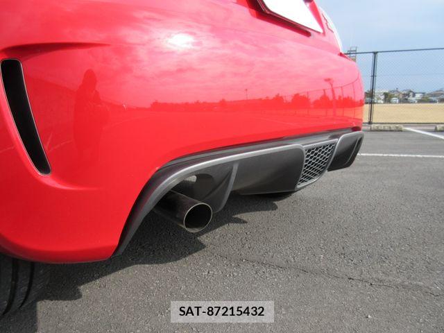 Abarth 695 2011-03 6790675-17
