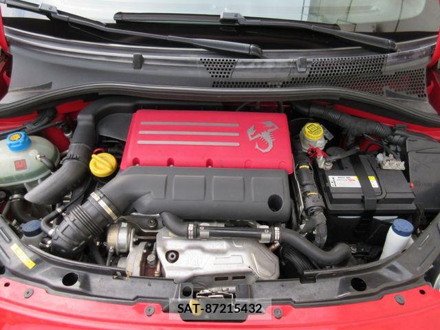 Abarth 695 2011-03 6790675-19