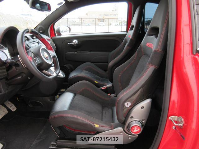 Abarth 695 2011-03 6790675-21