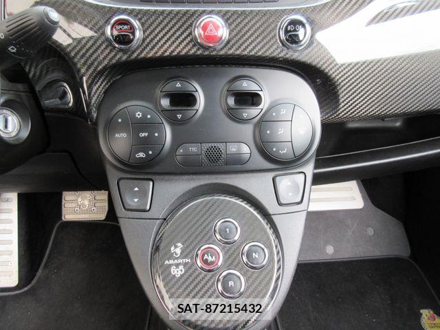 Abarth 695 2011-03 6790675-27