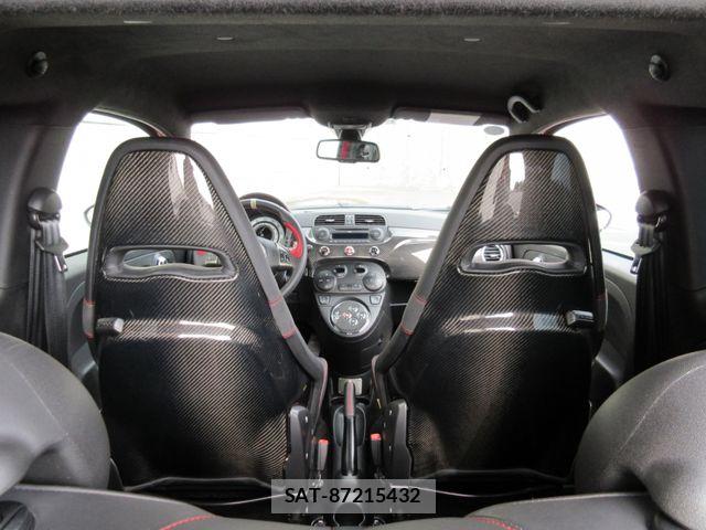 Abarth 695 2011-03 6790675-28