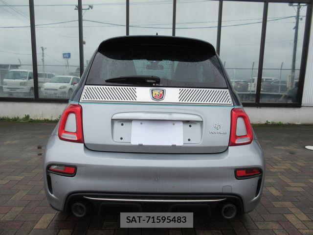 Abarth 695 2019-01 6813456-12