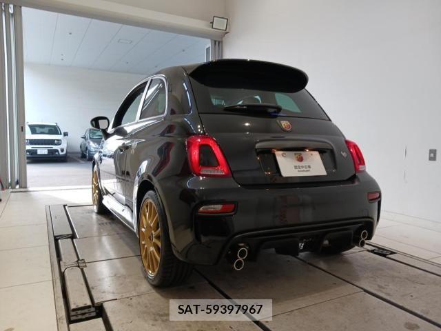 Abarth 695 2025-03 7213884-6