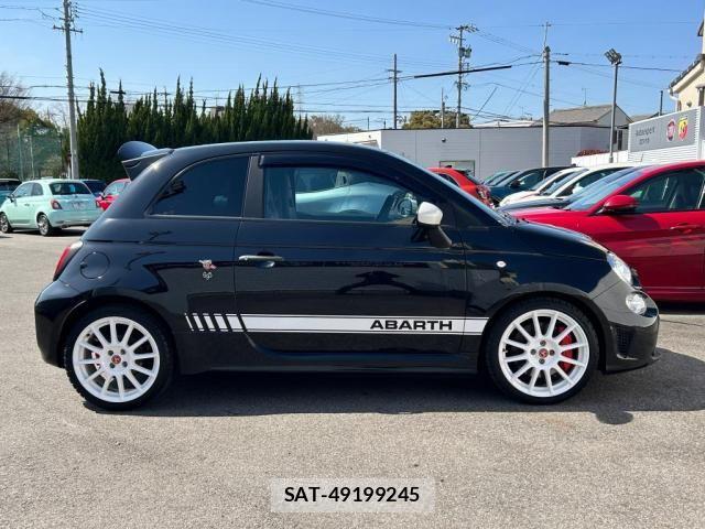 Abarth 695 2022-09 7324956-3