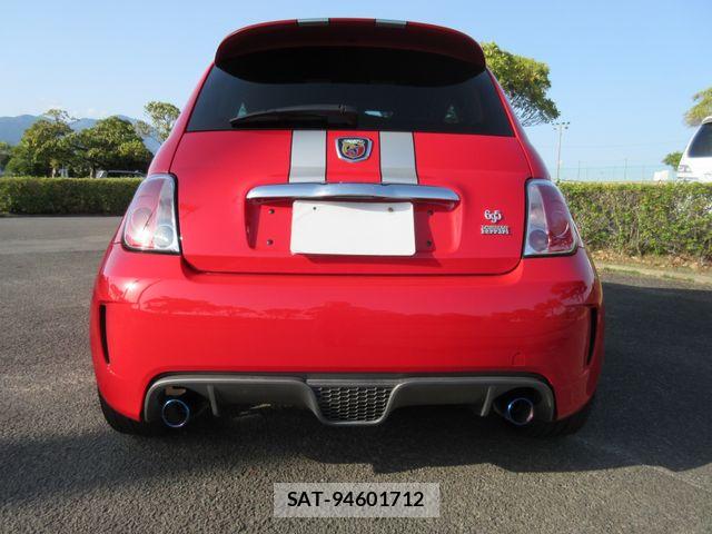 Abarth 695 2012-01 7719845-12