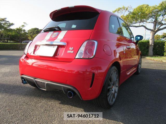 Abarth 695 2012-01 7719845-13
