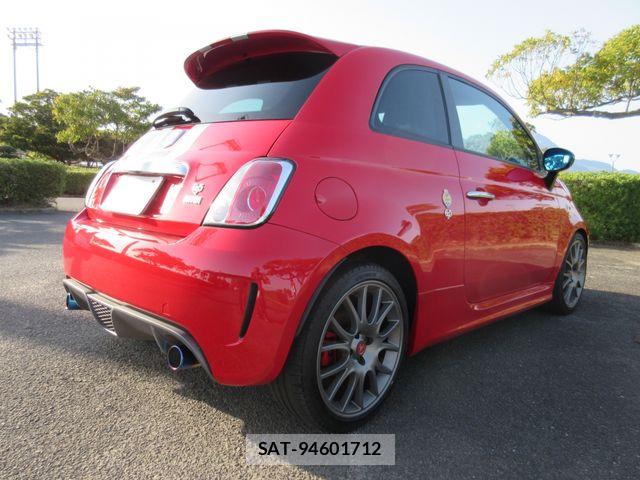 Abarth 695 2012-01 7719845-15