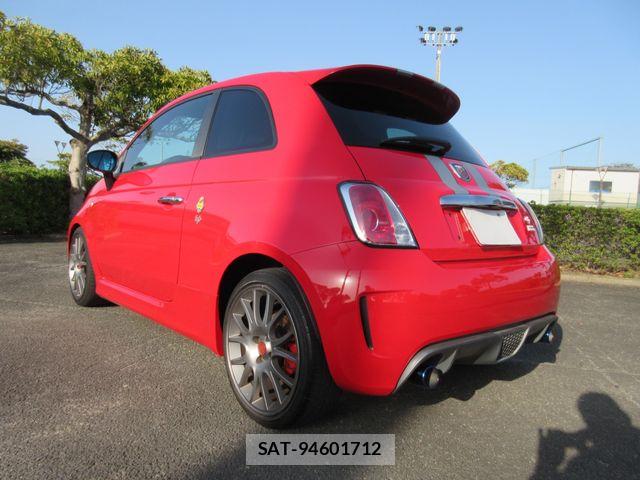 Abarth 695 2012-01 7719845-17