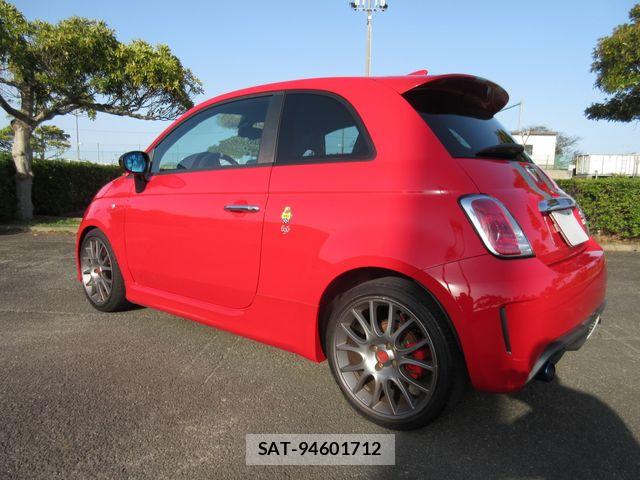 Abarth 695 2012-01 7719845-18