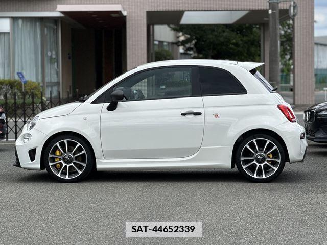 Abarth 695 2024-07 7875061-26