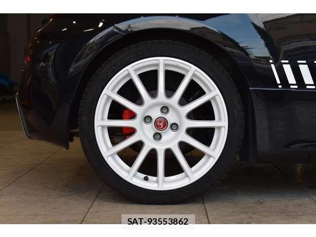 Abarth 695 2022-10 8097413-9