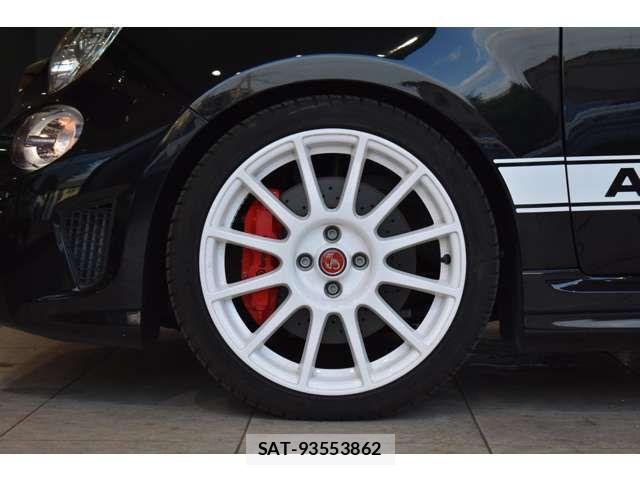 Abarth 695 2022-10 8097413-10