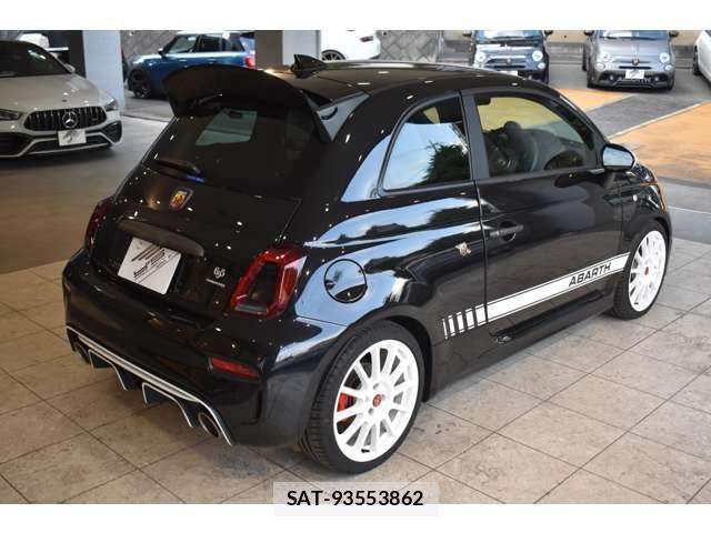 Abarth 695 2022-10 8097413-15