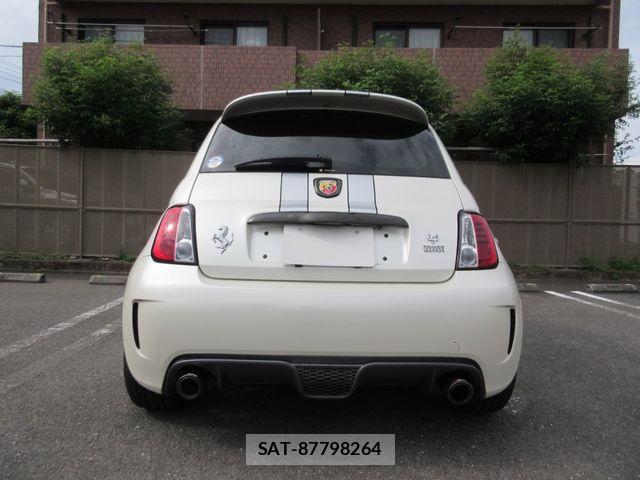 Abarth 695 2012-10 8878453-10