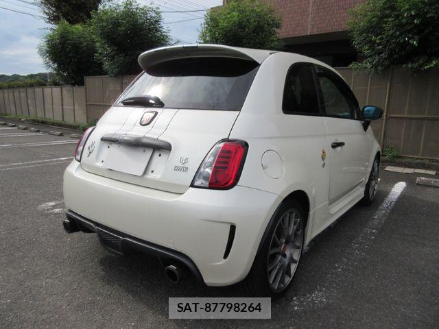 Abarth 695 2012-10 8878453-13
