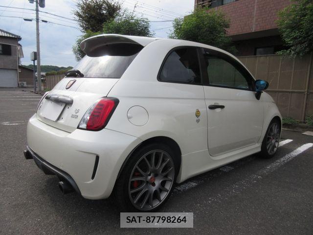 Abarth 695 2012-10 8878453-15