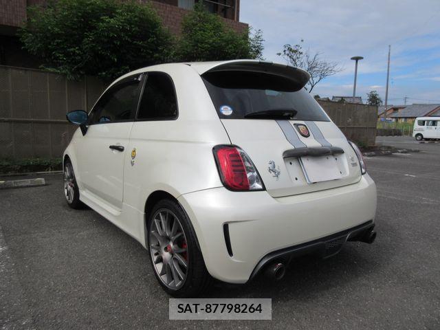 Abarth 695 2012-10 8878453-2