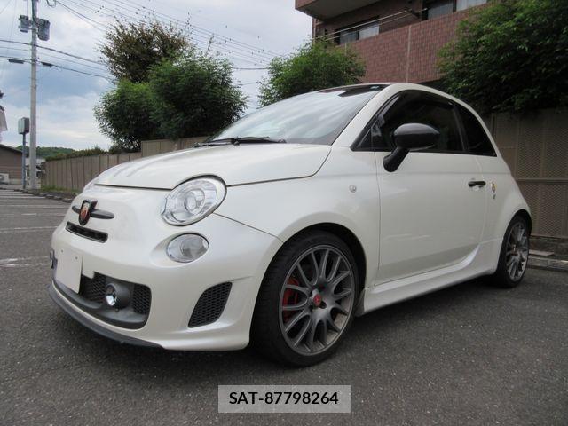 Abarth 695 2012-10 8878453-8