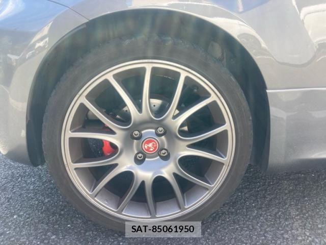Abarth 695 2023-05 5859058-9
