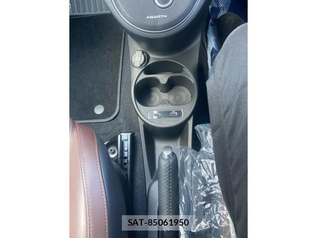 Abarth 695 2023-05 5859058-22