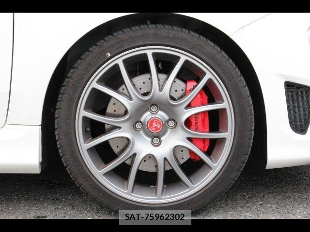 Abarth 695 2023-06 7614610-25