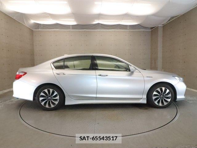 Honda ACCORD HYBRID 2014-08 1280394-24