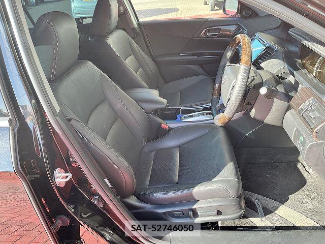 Honda ACCORD HYBRID 2019-08 5859061-3