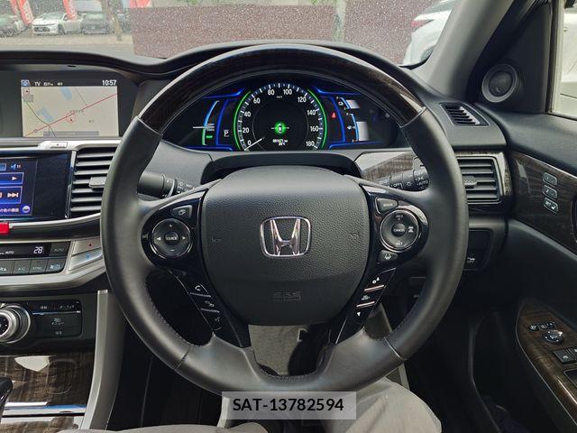 Honda ACCORD HYBRID 2015-04 6271086-12