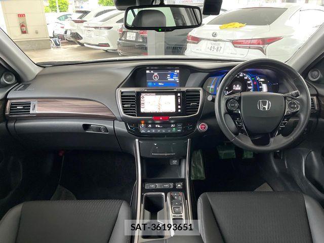 Honda ACCORD HYBRID 2017-03 6674773-1