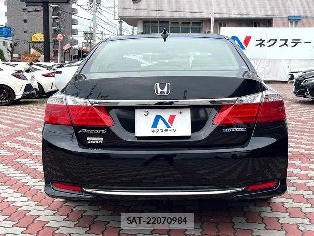 Honda ACCORD HYBRID 2013-07 6813462-14