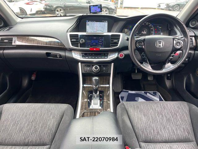Honda ACCORD HYBRID 2013-07 6813462-1