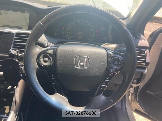 Honda ACCORD HYBRID 2014-06 6986064-17