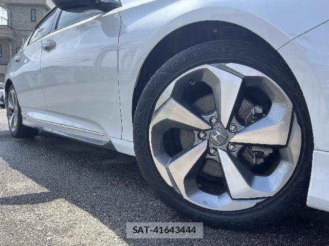Honda ACCORD HYBRID 2020-07 6986024-26